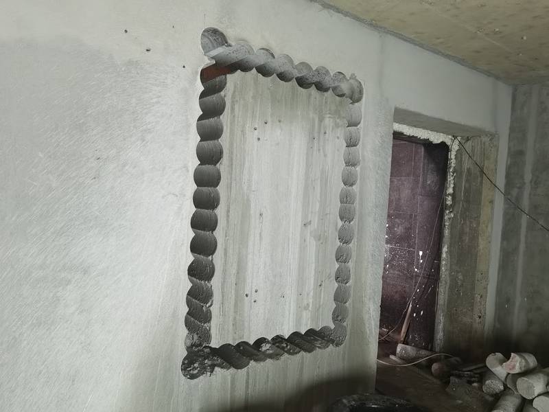 Методы резки дверных проёмов в стенах из разных материалов