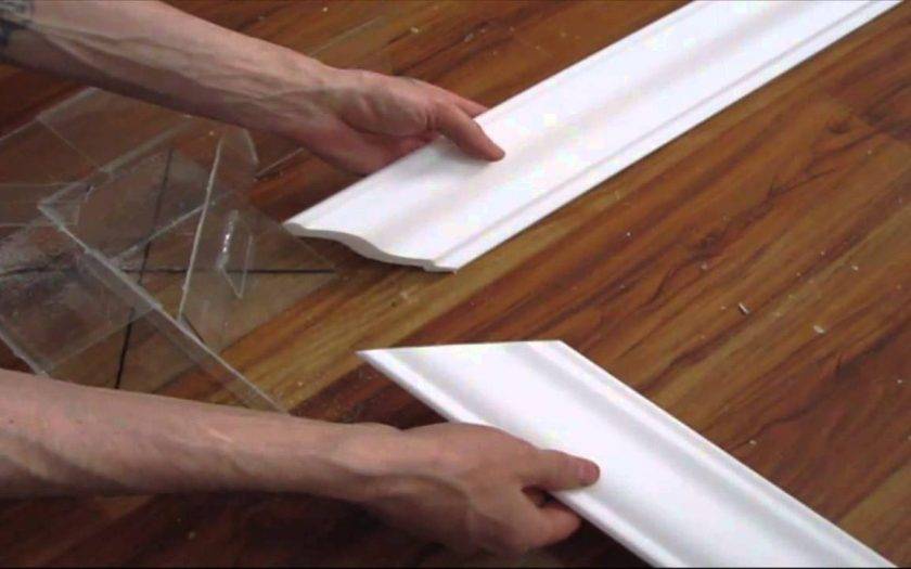 Как резать плинтуса на потолок (углы): способы, инструкции
