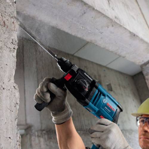 Как правильно долбить перфоратором бетон?