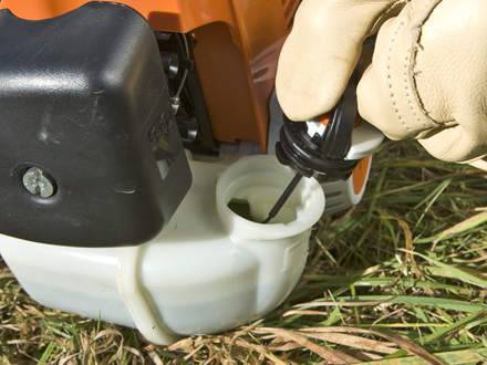 Обслуживание газонокосилок — замена масла, заточка ножа, ремонт