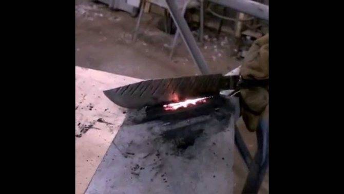 Как правильно самому закалить металл и сталь в домашних условиях: нагрев и отпуск железа в масле своими руками