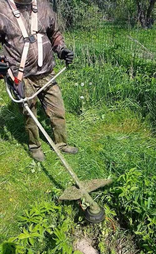Как косить траву газонокосилкой быстро