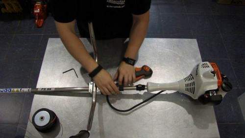 Косилка штиль фс-38 и 55 (stihl fs) — инструкция по эксплуатации, ремонт своими руками, как снять катушку с триммера и завести бензокосу