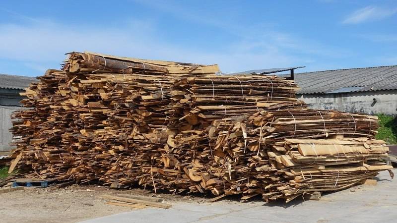 Горбыль на дрова: процесс переработки, плюсы и минусы такого пиленого материала, причины, по которым нужно использовать это дровяное топливо именно в сухом виде