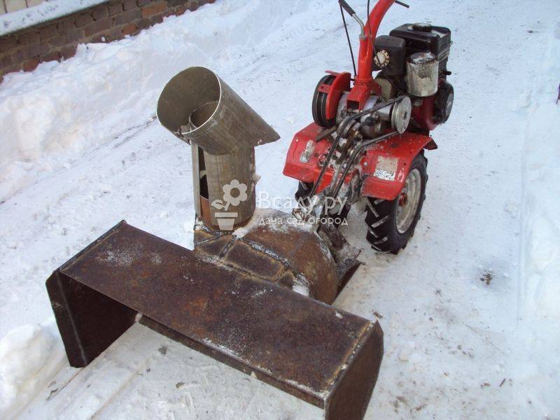 Снегоуборочная насадка на мотоблок: устройство и установка