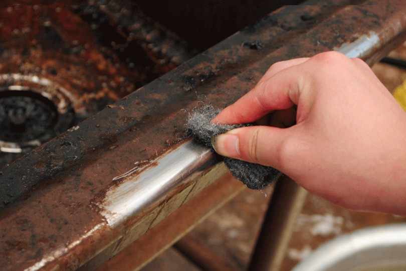 Как очистить ржавчину с металла: 20 способов оттереть железо в домашних условиях