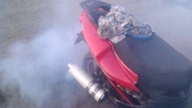 Двигатель мотоблока дымит белым дымом