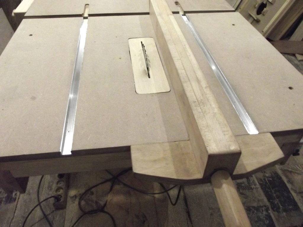 Изготовление стола для ручной циркулярной пилы своими руками