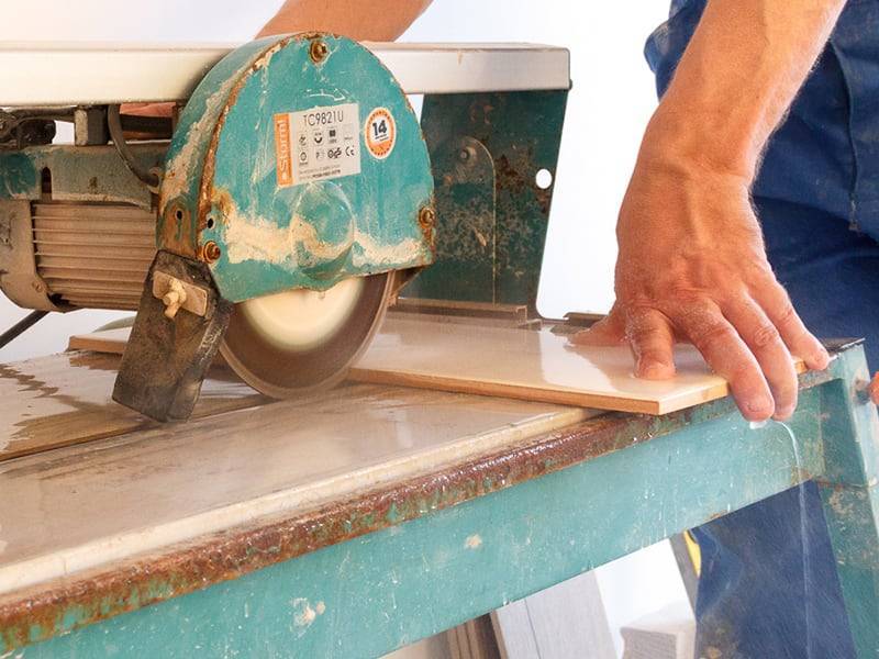 Чем и как резать керамическую плитку в домашних условиях, без плиткореза
