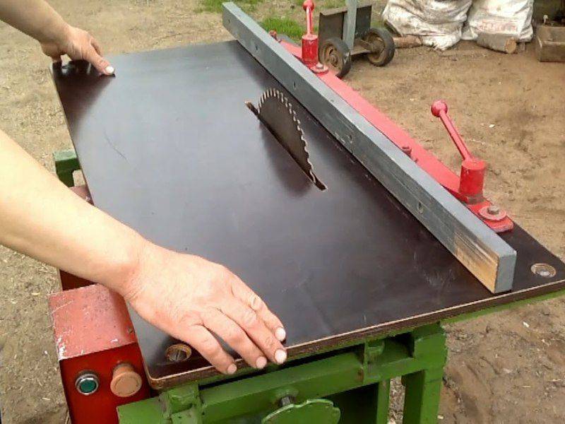 Изготовление стола для ручной циркулярной пилы своими руками: поясняем вопрос