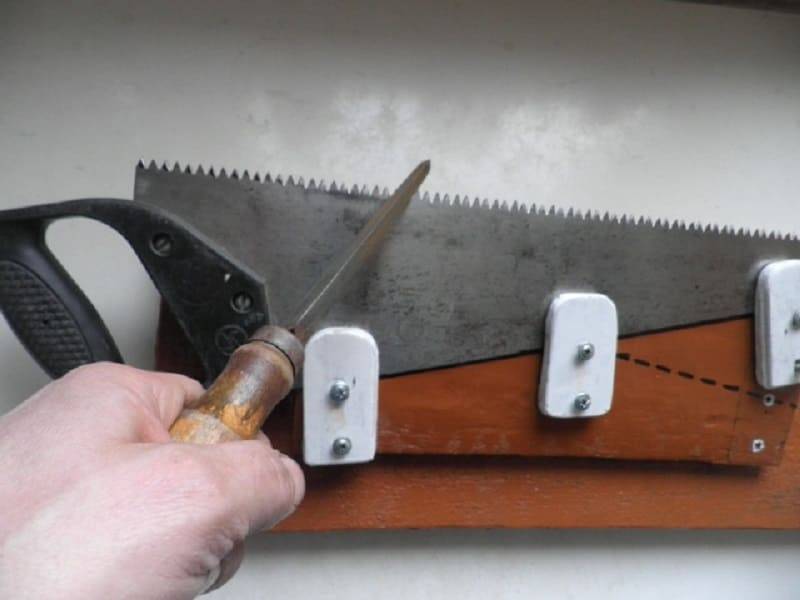 Как наточить ножовку по дереву в домашних условиях своими руками