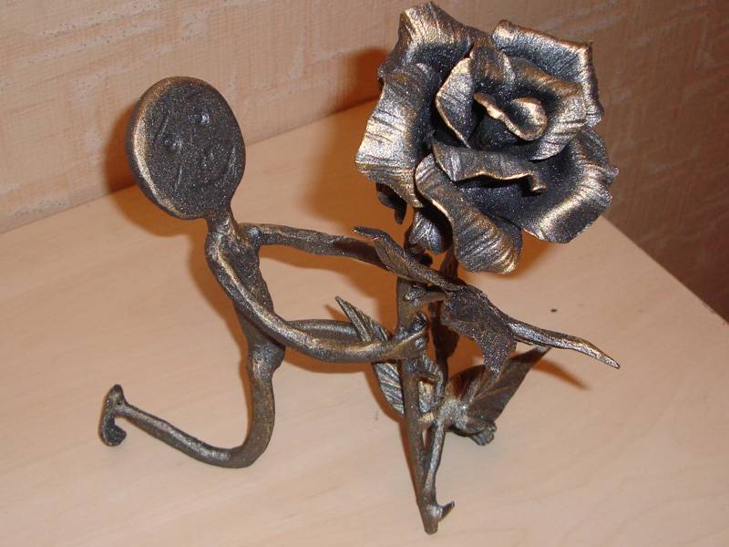 Металлическое цветоводство: кованые розы