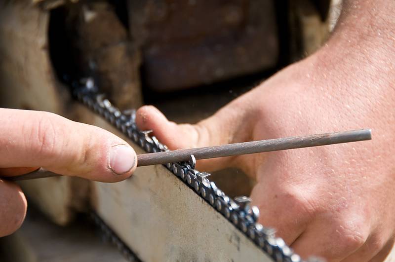 Заточка цепи - как правильно точить цепь бензопилы своими руками