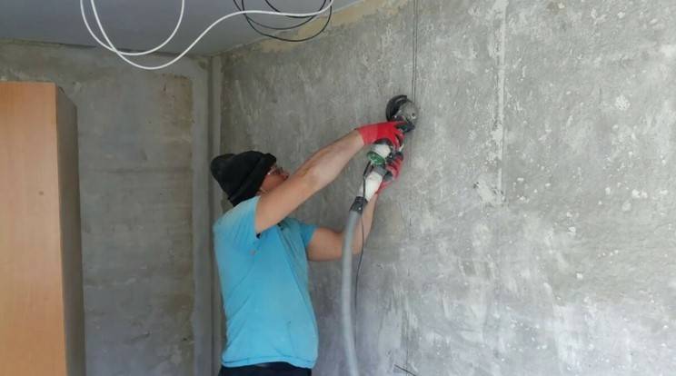 Как сделать штробу в бетоне: перфоратором, болгаркой