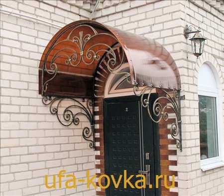Кованые козырьки над крыльцом