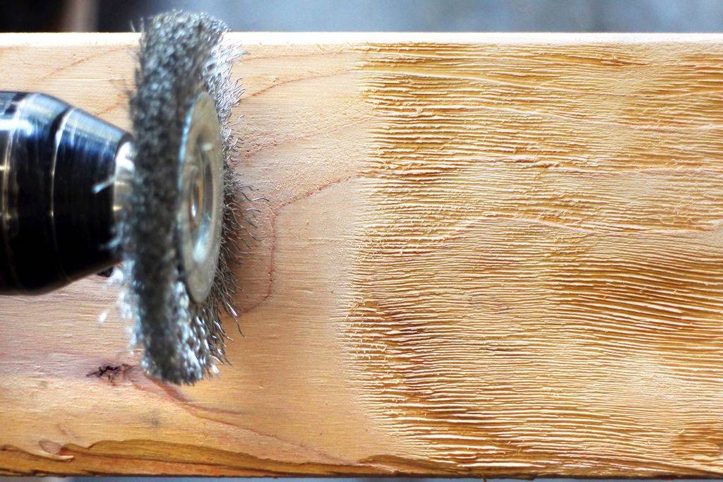 Браширование древесины своими руками: особенности процесса, назначение, подбор инструментов :: syl.ru
