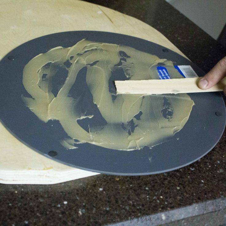 Как обрезать жидкое стекло на круглый стол • auramm.ru