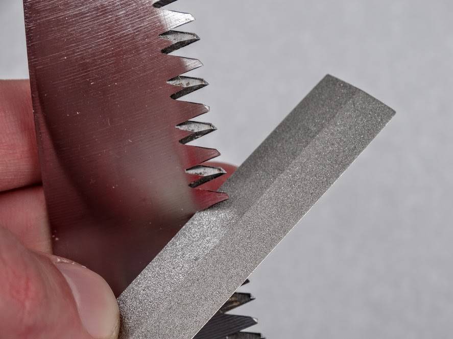 Как наточить ножовку в домашних условиях
