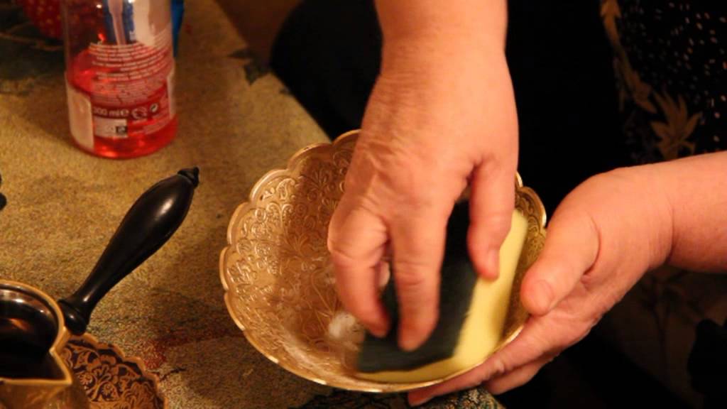 Чем чистить латунь и бронзу в домашних условиях до блеска: как правильно почистить от окиси