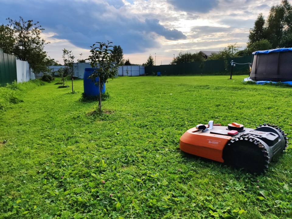 Робот-газонокосилка - что это такое, виды роботов-газонокосилок, как правильно выбрать, полезные советы
