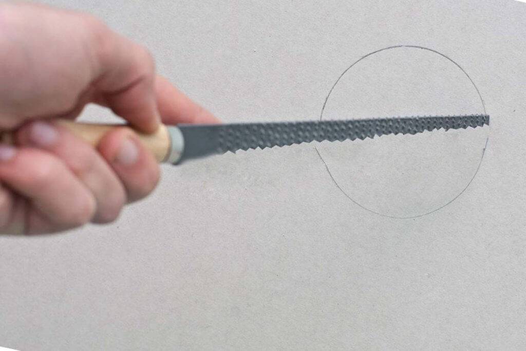 Как резать гипсокартон — необходимые инструменты и способы раскроя
