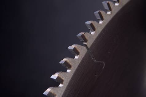 4 способа заточки диска на циркулярную пилу по дереву, техники восстановления зубьев с победитовыми напайками