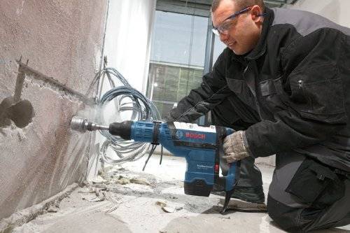Как правильно просверлить бетонную стену: чем лучше, можно ли обычной дрелью