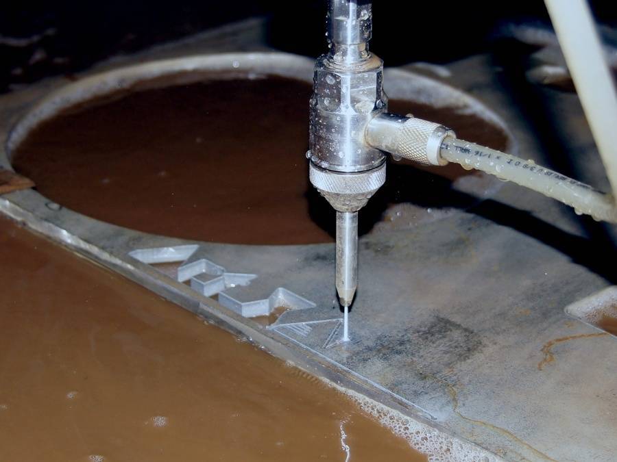 Оборудование для гидроабразивной резки, точность получения заготовок водным резаком